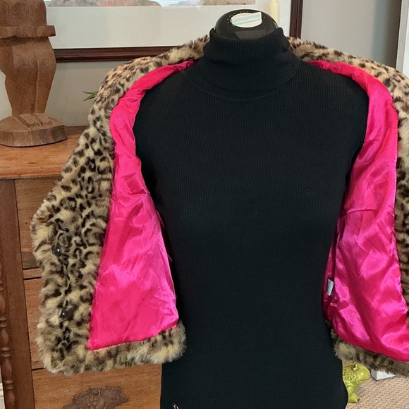 Leopard Print Faux Fur Jacket - Picture 6 of 7